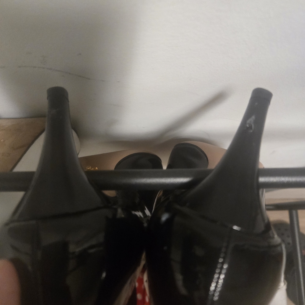 Prada Women's Black Pumps - Picture 8 of 8